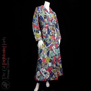 1970s Housecoat, Vintage Housecoats, Quilted Robes, Size 8/10/12 Dressing Gown, House Dress Loungewear, Robe, 70s Psychedelic Retro