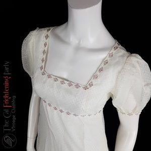 Vintage 1970s John Charles Tiered Prairie Dress Size 8 White Organza Embroidered Cottagecore Fairycore Woodland Wedding Folk 70s