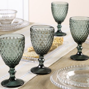 Set of Four Embossed Wine Goblets Vintage Style Grey Diamond Embossed Wine Glasses Dishwasher Safe Glassware Dining Set