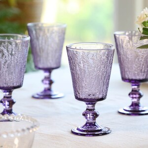 Mix and Match Embossed Wine Goblets Vintage Style Embossed Wine Glasses Dishwasher Safe Glassware Set Kitchen Dining Room Wine Glass Set Purple Lavender