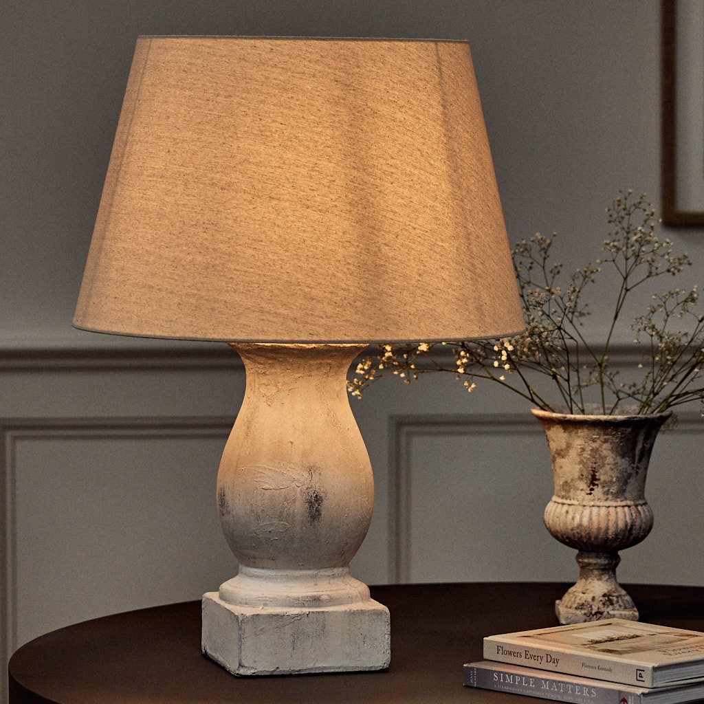 Distressed 2024 farmhouse lamps