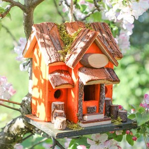 Decorative Hanging Bird House Garden Lodge Birdbox Hand Painted Reclaimed Wood Bird Nesting Box with Moss Details