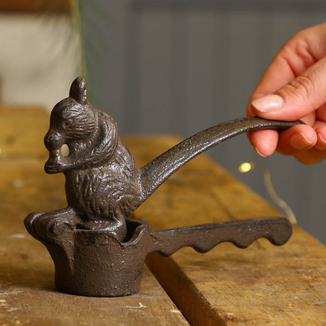 Cast Iron Nutcracker Novelty Squirrel Nut Cracker Vintage Style Walnut