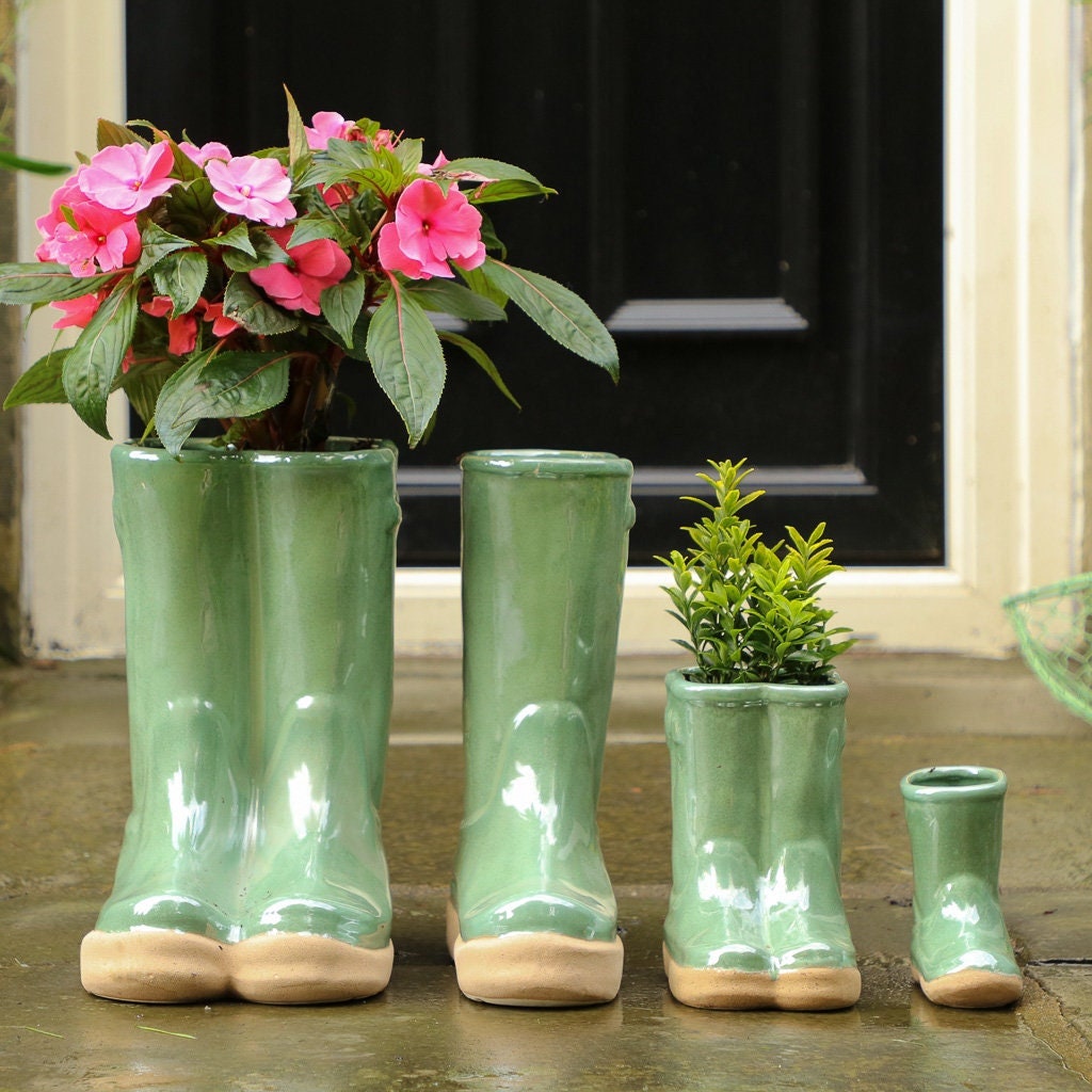 Dolls House Miniature Wellington Boots Wellies Garden Flowers Roses Pot Plant 