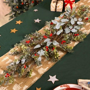 Christmas Dining Table Centrepiece Swag Decoration Artificial Berry & Pine Spray Pine Cone Garland