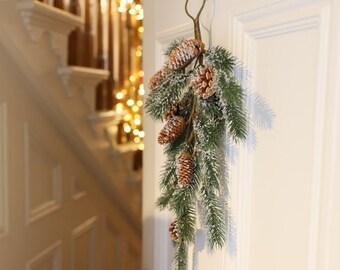 Outdoor Christmas Garland Door Swag Frosted Pine Cone / Red Berry Jingle Bell Decorative Hanging Front Door Wreath Décor