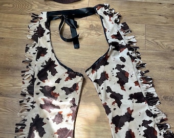 Pantalones vaqueros recortados con múltiples estampados*, flecos y cinturón de cinta