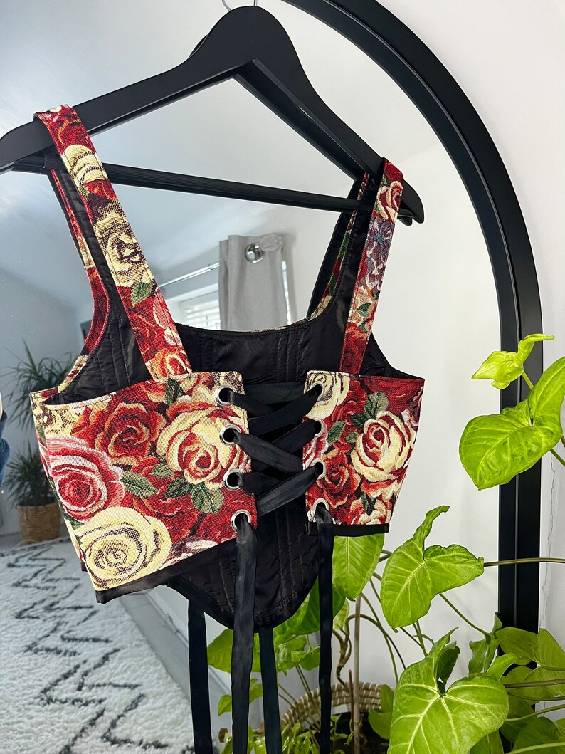 Plus-Size Floral Tapestry and Spandex Corset X25943