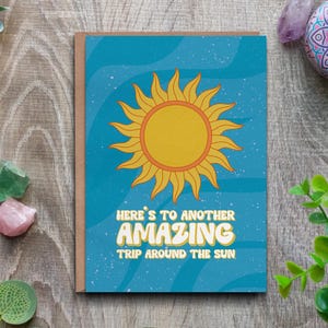 Geburtstagskarte, Reise um die Sonne, Astrologie Liebhaber Karte, Sternzeichen Karte zum Geburtstag, Retro Sonnenschein Karte, Hippy Geburtstagskarte, Einzigartige Karten
