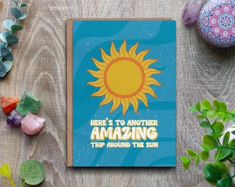 Groovy Sunshine Geburtstagskarte: Retro Reise um die Sonne