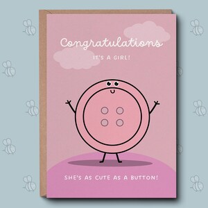 Nouvelle carte de félicitations pour petite fille - rose mignonne comme carte bouton. Carte de félicitations pour bébé nouveau-né. Carte de naissance, cadeaux de naissance