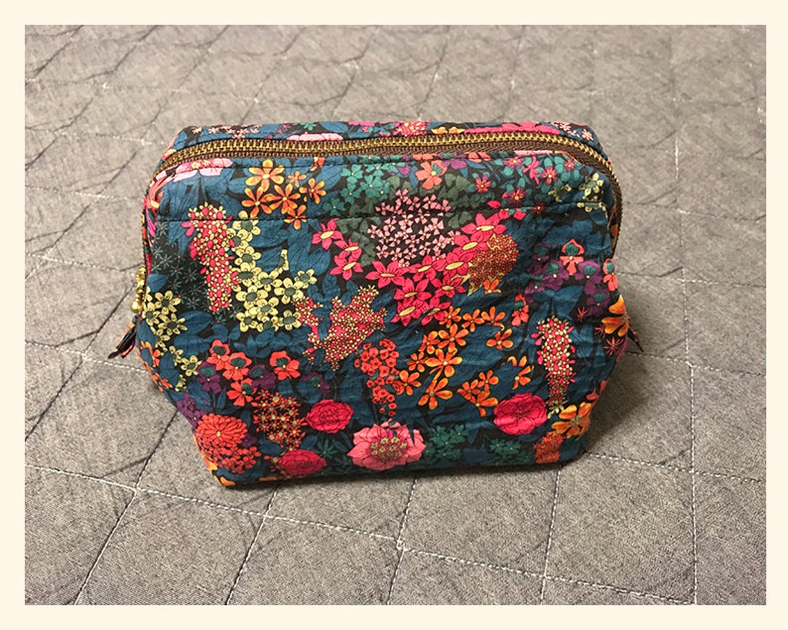 A Lovely Frame Zipper Pouch Sewing Pattern PDF Knitting - Etsy