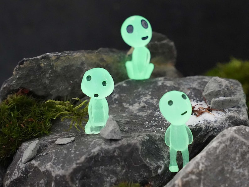 Glow In The Dark 10 Stück Leuchtender Geist Baumgeister Geist Planthero's Miniatur Elfen Figur Fairy Garden Craft Halloween Bild 4