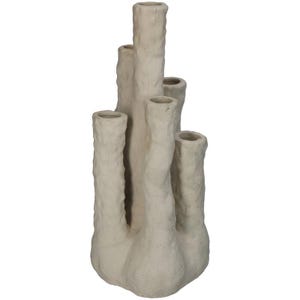 Könnte beinhalten: Eine cremefarbene, strukturierte Keramikvase mit mehreren zylindrischen Öffnungen. Die Vase hat eine organische, korallenartige Form mit mehreren hohen, schlanken Röhren, die von einem abgerundeten Sockel aufsteigen. Die Oberfläche hat eine raue, unebene Textur.