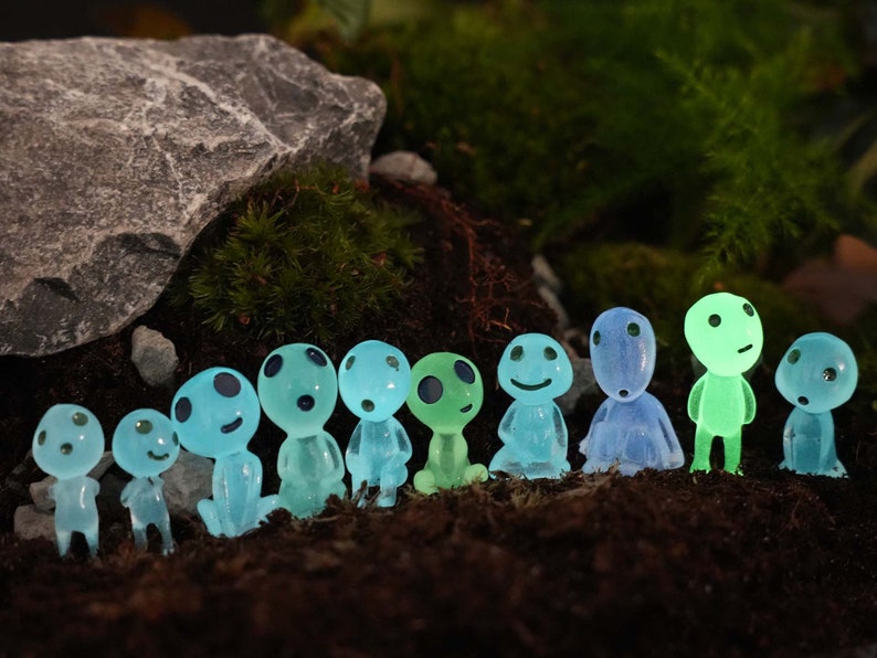Glow In The Dark 10 Stück Leuchtender Geist Baumgeister Geist Planthero's Miniatur Elfen Figur Fairy Garden Craft Halloween Bild 1