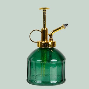 Plant mister - Green - 0,25 litre - Vintage Style Ribbed - Bottle with Top Pump - Flower Mister