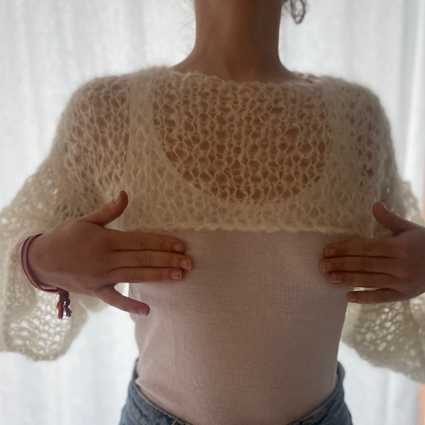 Mohair Shrug LIVIA handgestrickt, cropped Top, flauschiger kurzer Pullover, Mesh Top, rohweiß