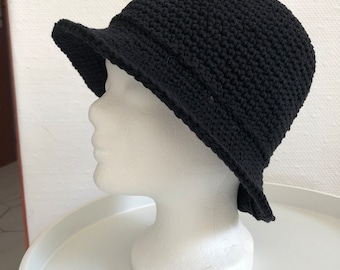 chapeau d'été au crochet noir, chapeau seau, chapeau de soleil, chapeau au crochet fabriqué à partir de fils recyclés