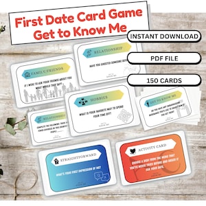 Puede incluir: Un juego de cartas para una primera cita llamado "Get to Know Me" con 150 cartas imprimibles. Las cartas son blancas con acentos azules, amarillos y rojos. Las cartas presentan preguntas sobre la familia, los amigos, los pasatiempos, las relaciones y las actividades. El texto "INSTANT DOWNLOAD" y "PDF FILE" también es visible.