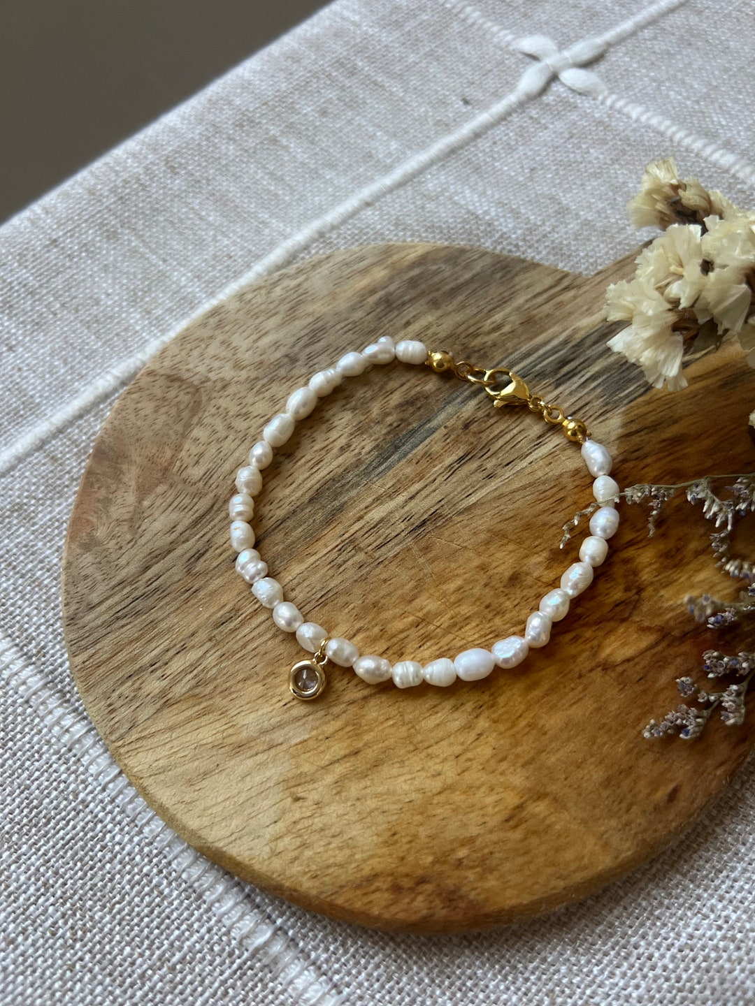 Customized Pearls Beaded Bracelet With Charm Gold Charm Bracelet