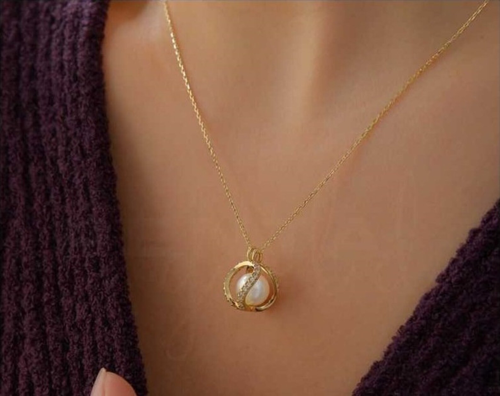 Pearl in a cage necklace Clearance