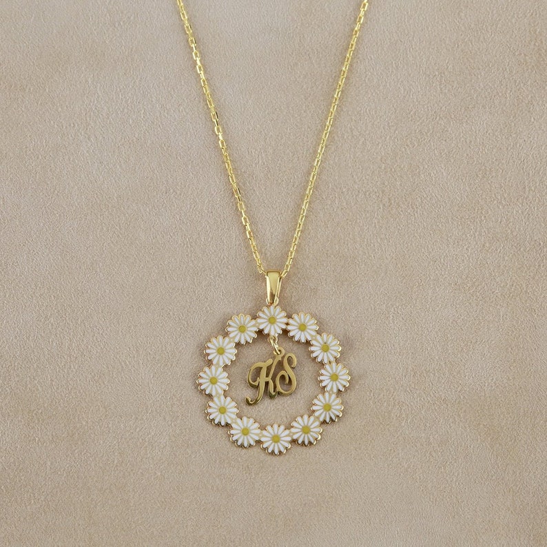 Gift for Her Personalized Letter Daisy Necklace Letter in Daisy Circle Mother Gift Initial Letter Daisy Necklace Letter Gemstone