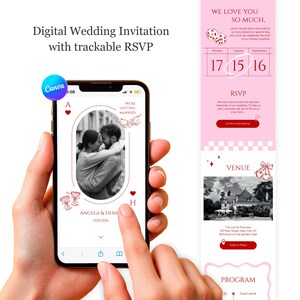 Puede incluir: Un teléfono inteligente muestra una invitación de boda digital con RSVP rastreable. La invitación presenta una foto de una pareja, detalles del evento e información de RSVP. El diseño es en tonos rosa y blanco.