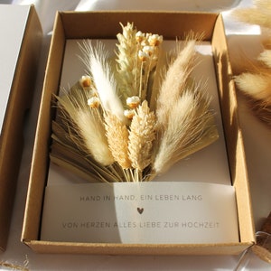 Geldgeschenk zur Hochzeit mit Strauß aus Trockenblumen personalisiert Hochzeitsgeschenk Geschenkschachtel für Geld Bild 5