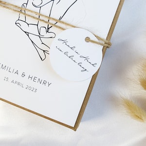 Geldgeschenk zur Hochzeit mit Strauß aus Trockenblumen Hände personalisiert Hochzeitsgeschenk Geschenkschachtel für Geld Bild 4
