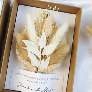 Geldgeschenk zur Hochzeit mit Strauß aus Trockenblumen Hände personalisiert Hochzeitsgeschenk Geschenkschachtel für Geld Bild 6