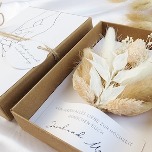 Geldgeschenk zur Hochzeit mit Strauß aus Trockenblumen Hände personalisiert Hochzeitsgeschenk Geschenkschachtel für Geld Bild 5
