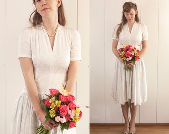 Size XS/W"27 ~ Vintage 1940s white dropped waist dress ~ Wedding dress or summer dress