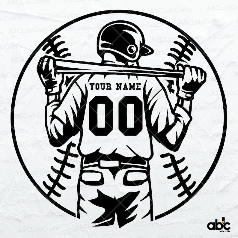 K&ouml;nnte beinhalten: Schwarz-wei&szlig;-Illustration eines Baseballspielers, der einen Schl&auml;ger hinter dem R&uuml;cken h&auml;lt. Der Spieler tr&auml;gt eine Baseballuniform mit dem Text "YOUR NAME" und der Nummer "00" auf dem R&uuml;cken. Der Spieler steht vor einem Baseball.