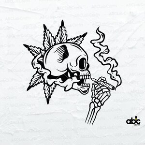 Può includere: Illustrazione in bianco e nero di uno scheletro con una foglia di marijuana sulla testa, che fuma uno spinello. Lo scheletro indossa un bandana e ha una barba.