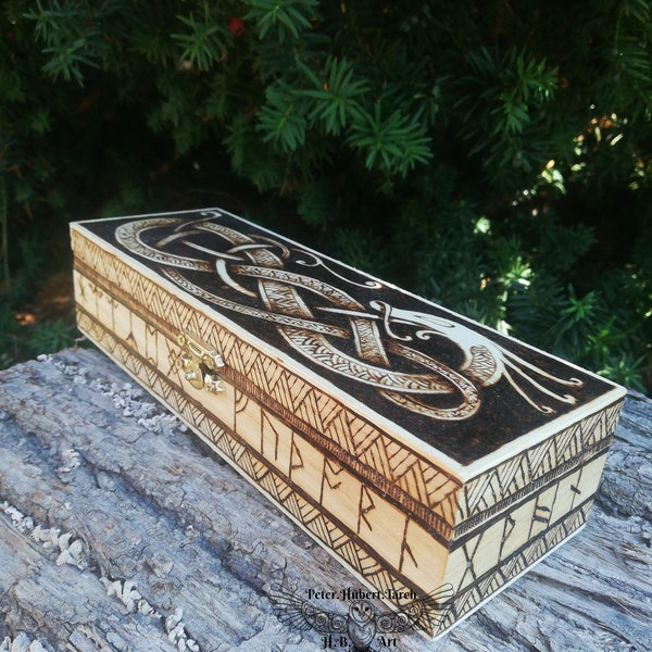 DRAGON VIKING - Boîte en bois anglo-saxonne avec ornements de dragon - art de la pyrogravure - cadeau en bois