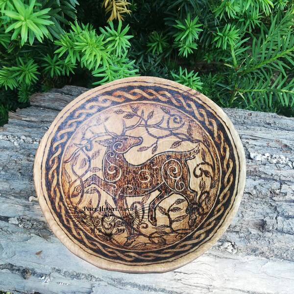 CELTIC DEER - wooden bowl - Celtic ornaments - Celtic animal decoration -- celtic decor - pyrography art