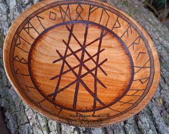 bol en bois WEB OF WYRD - Web of Wyrd with Futhark - décoration viking - art de la pyrogravure - gravure sur bois - cadeau en bois
