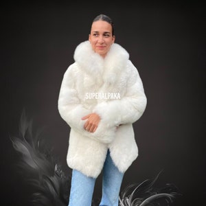 Genuine white Baby Alpaca Elegant Fur Coat - handmade in Peru - Luxurious fur coat - winter coat - fluffy coat - alpaca fur coat