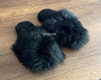 Alpaca fur slippers - black alpaca slippers from Peru - unisex slippers - fur slippers - winter slippers - fluffy fur slippers