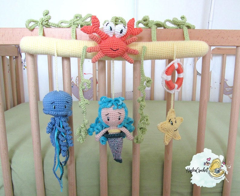 Amigurumi Häkelanleitung: Aktivitätskette für Baby Meeres Thema in Englisch und Französisch Bild 9