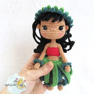 Modèle de poupée Amigurumi au crochet : Lilo et Scrump la tahitienne en anglais et en français image 2