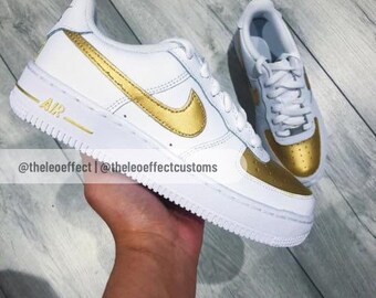 gold outline air force 1