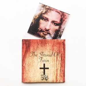El amuleto del Santo Sudario de Turín para colocar debajo de la almohada