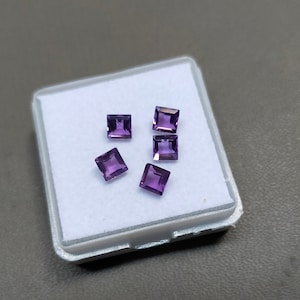 Natural AAA Amethyst Cabochons: Square Cut Gemstones, 1.50 Carat (5 Pcs)