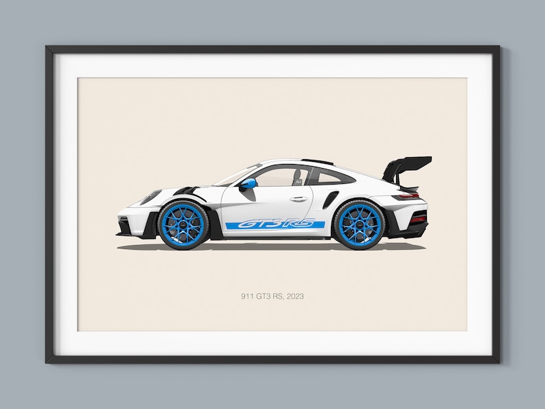 Puede incluir: Un Porsche 911 GT3 RS blanco, un coche deportivo de alto rendimiento, con detalles azules y un gran aler&oacute;n trasero. El coche se muestra en vista de perfil sobre un fondo beige claro. El texto "911 GT3 RS, 2023" est&aacute; impreso debajo del coche.