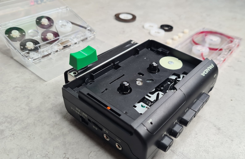 The Tape Looper Starter Kit (modded player and loops)
