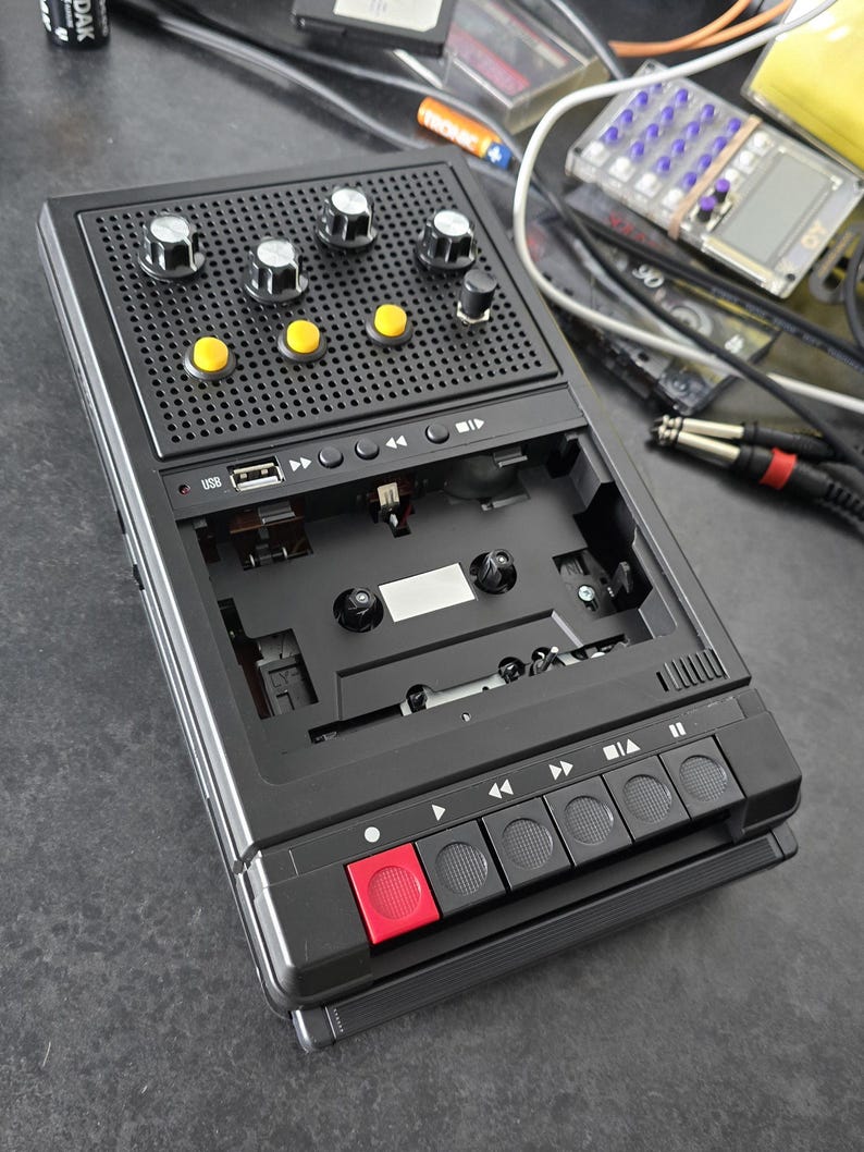 The MiniMello V2 (4-key Speed-Modded Tape-player)