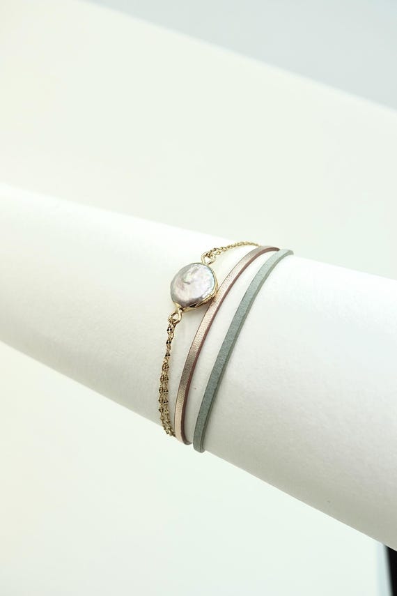 Elegant Pink Leather Bracelet with Pink Faux Pearl Chanel Pink Quilted Leather Pearl Cc Cuff Bracelet | eBay main image 4