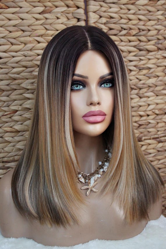WIG ME UP Damenperücke – Kurzer Bob Mit Geschwungenen Spitzen, Hellblond