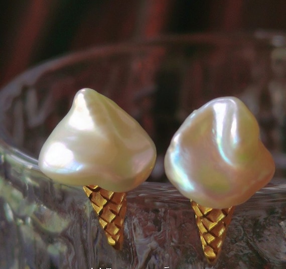 Inspired by ‘Roman Holiday’, Ice cream natural Baroque Pearl Earrings and Necklace with pendant set